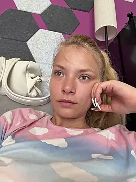 anastasiaaniess (F young) - Only cuddles?🥺  :heart: