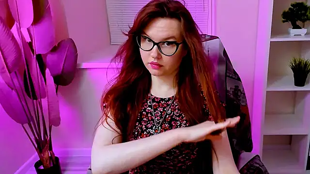 CarolGiggly webcam