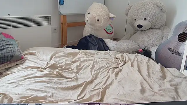 CeriseLapine webcam