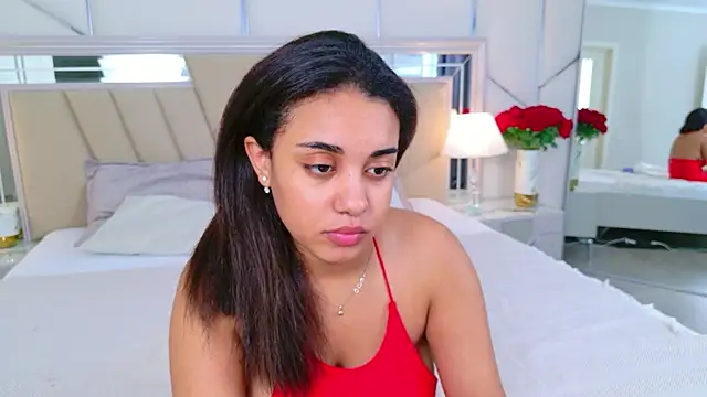 Luna_Cortier webcam