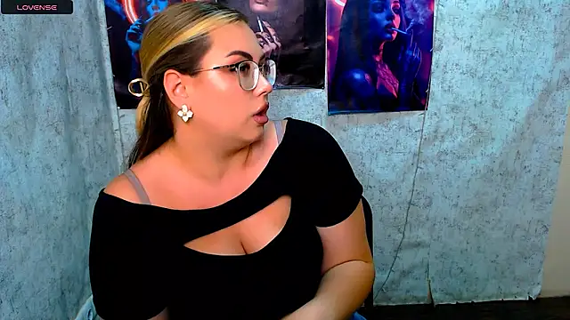 Watch AminaSoul_ live on EroticFlix - High definition streams