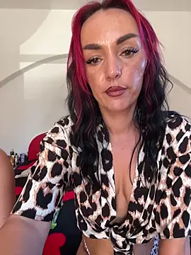 Watch MeganFoxiyyy live on EroticFlix - High definition streams
