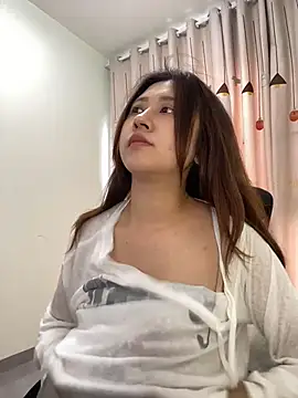 Liliya-77 webcam