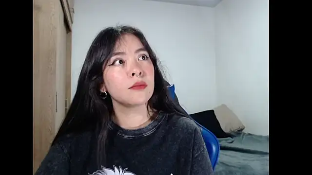 EloiseJun webcam