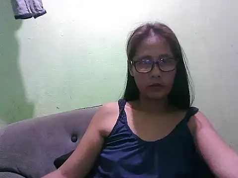 HotLadyPinay32 webcam