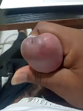 LovelyHughes webcam