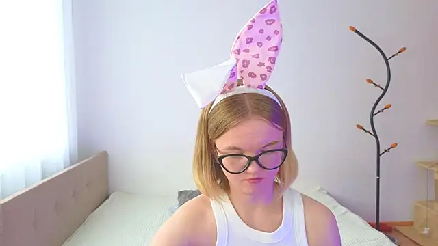 StellaBunny webcam