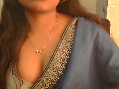 hottest_mahiii