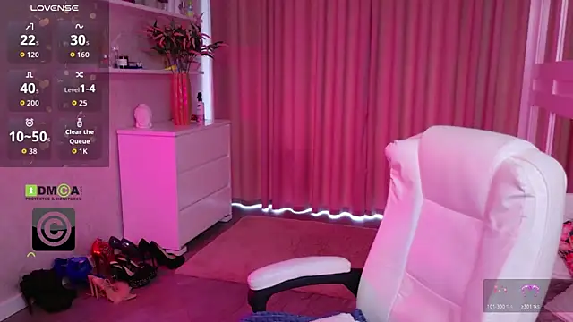 KellyKleine webcam