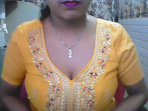 LovingPihu webcam