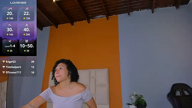 EmmaLawrence_ live cam on StripChat