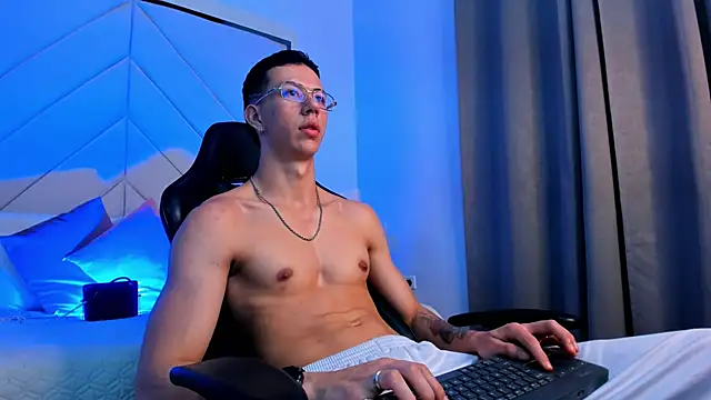 OliverThompsonJS webcam