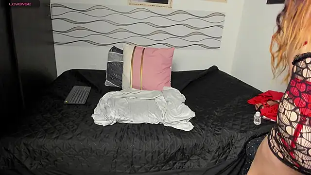 Watch queenceleste69 live on EroticFlix - High definition streams
