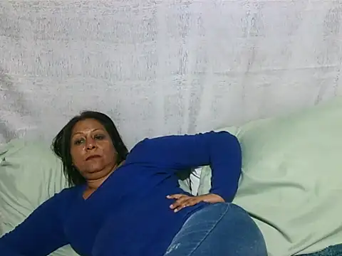 IndianSexyMilf69 webcam