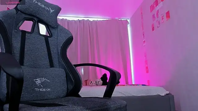 Eva_Harper