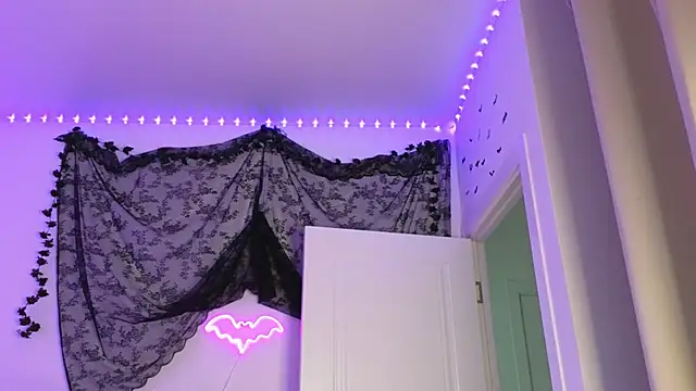 LilithMadden live cam on StripChat
