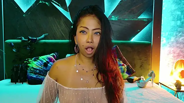 ElyaQuinn webcam