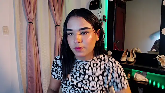 Candyy_doll__ webcam