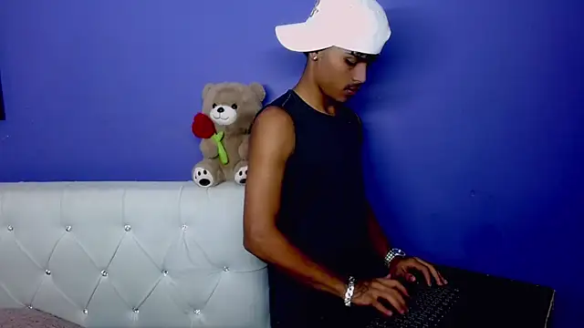 angel_foxc13 - Angel_foxc13's free webcam - UK Sex Cams