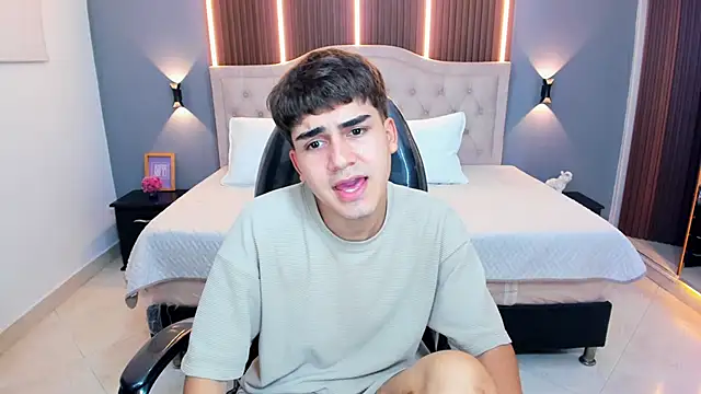 Tommy18__ webcam