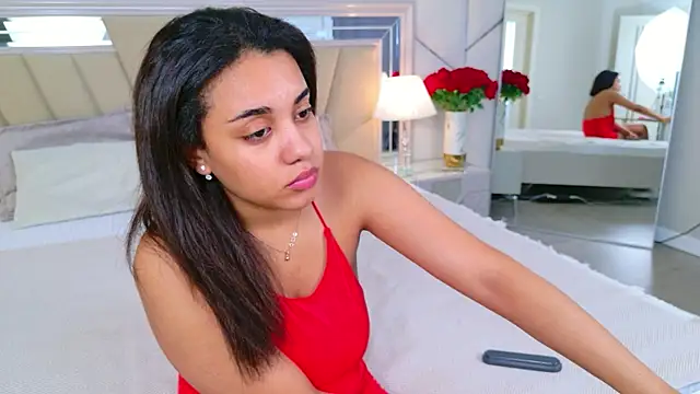 Luna_Cortier webcam