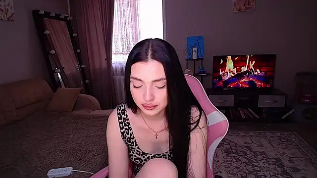 yoursLina webcam