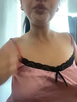 Milana_UK webcam