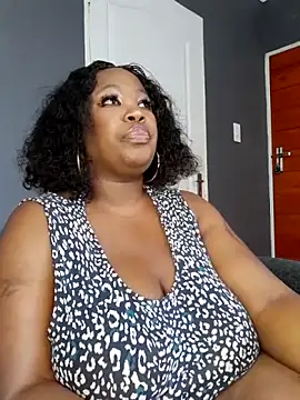 sweetdolly29xx (F milf) - Bf joins show for some  good fuck