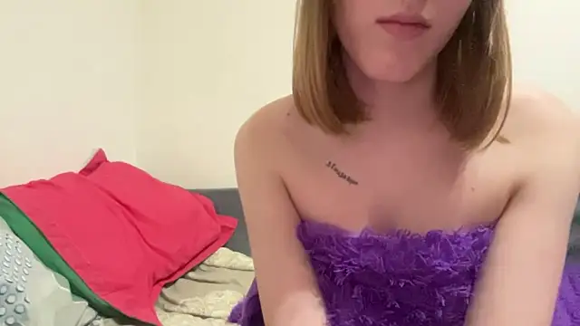 aquilineorites (F teen) - squeeze my ass
