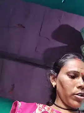 Pooja750 webcam