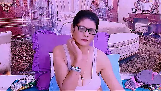 IndianAllure webcam