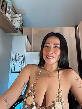 AsianMilfSheryl webcam