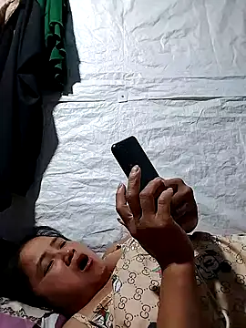 BigAss-69 webcam