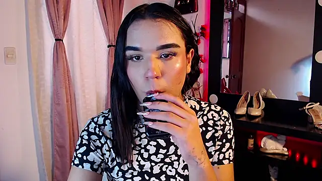 Candyy_doll__ webcam