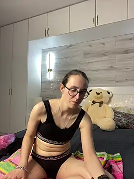 martiniiselenna - MartiniiSelenna's free webcam - UK Sex Cams