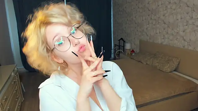 carmelitatruiolo - CarmelitaTruiolo's free webcam - UK Sex Cams