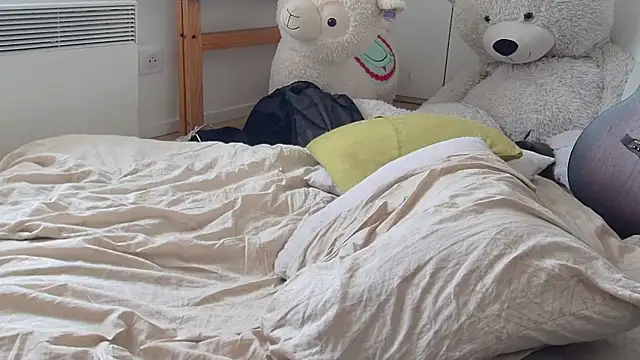 CeriseLapine webcam