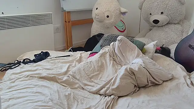 CeriseLapine webcam