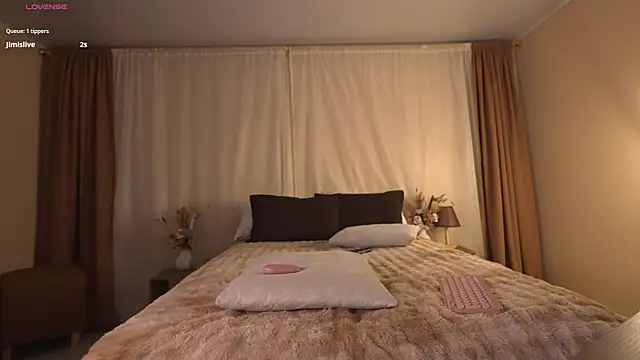 mula_talove (F young) - show pussy