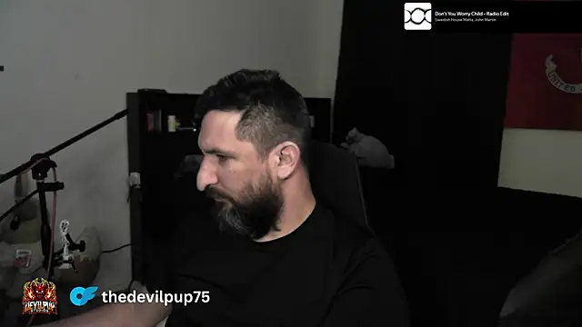 DevilPup75_ live cam