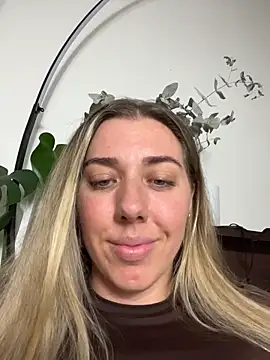 Watch Aussielulu live on EroticFlix - High definition streams