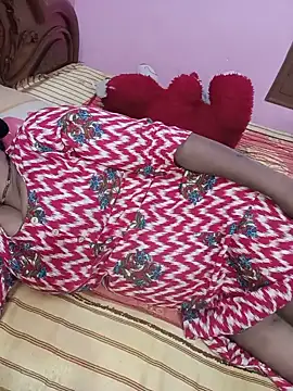 kannadatamiltelugubeauty (F milf) - Ass show
