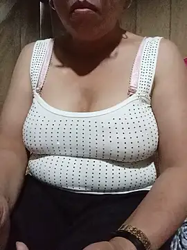 Agnes-baby live cam on StripChat