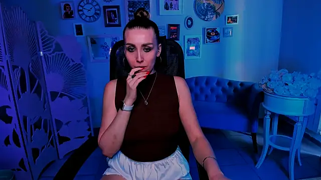 MonicaRiley webcam