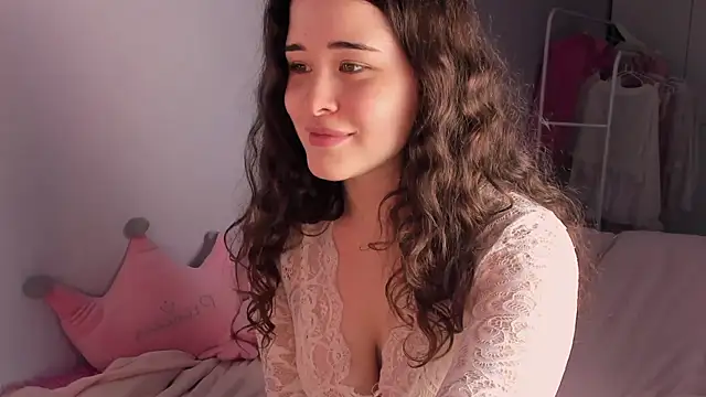 chloeblisss (F teen) - Ice on the lips and slowly flowing down
