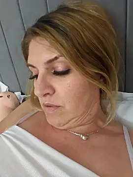 i_ambianca (F milf) - nice blowjob