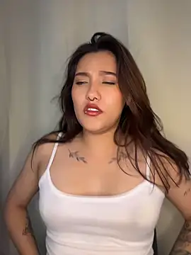 angellique_24 (F young) - Naked dance and spit my boobs