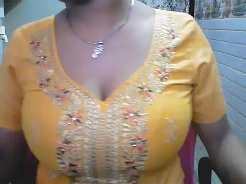LovingPihu webcam