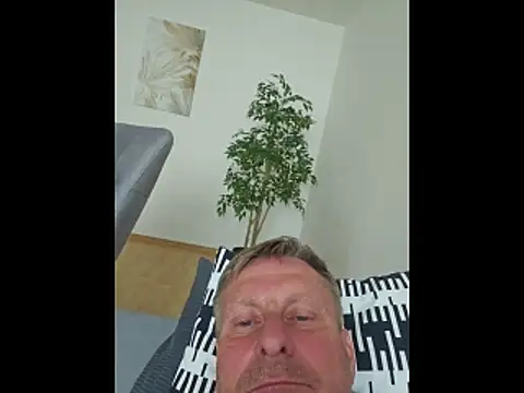 johnnym1 live cam