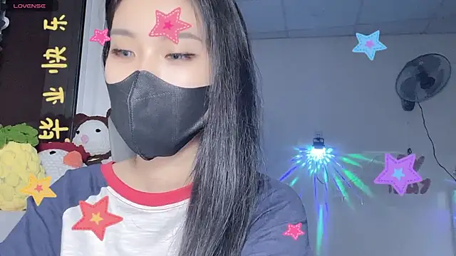 Tieu-May live cam